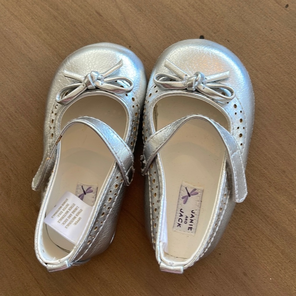 Janie and jack shoes. New without tag size baby 3